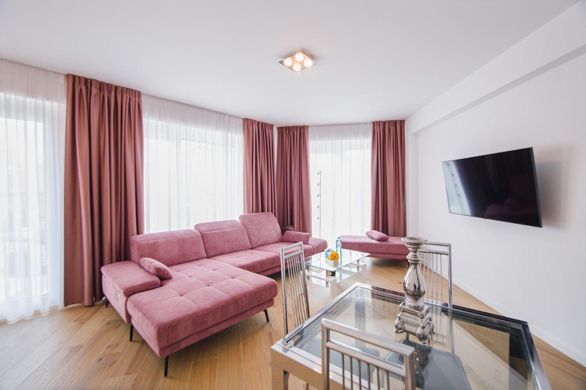 Pink Sahara Near City Center Oradea Extérieur photo